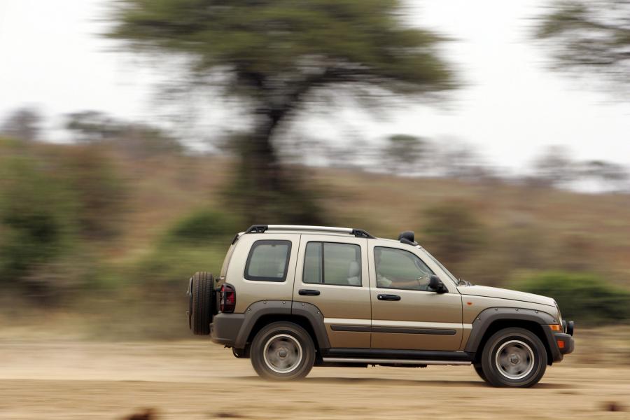  Jeep Cherokee Renegade 2005 года  (фото 5 из 26)